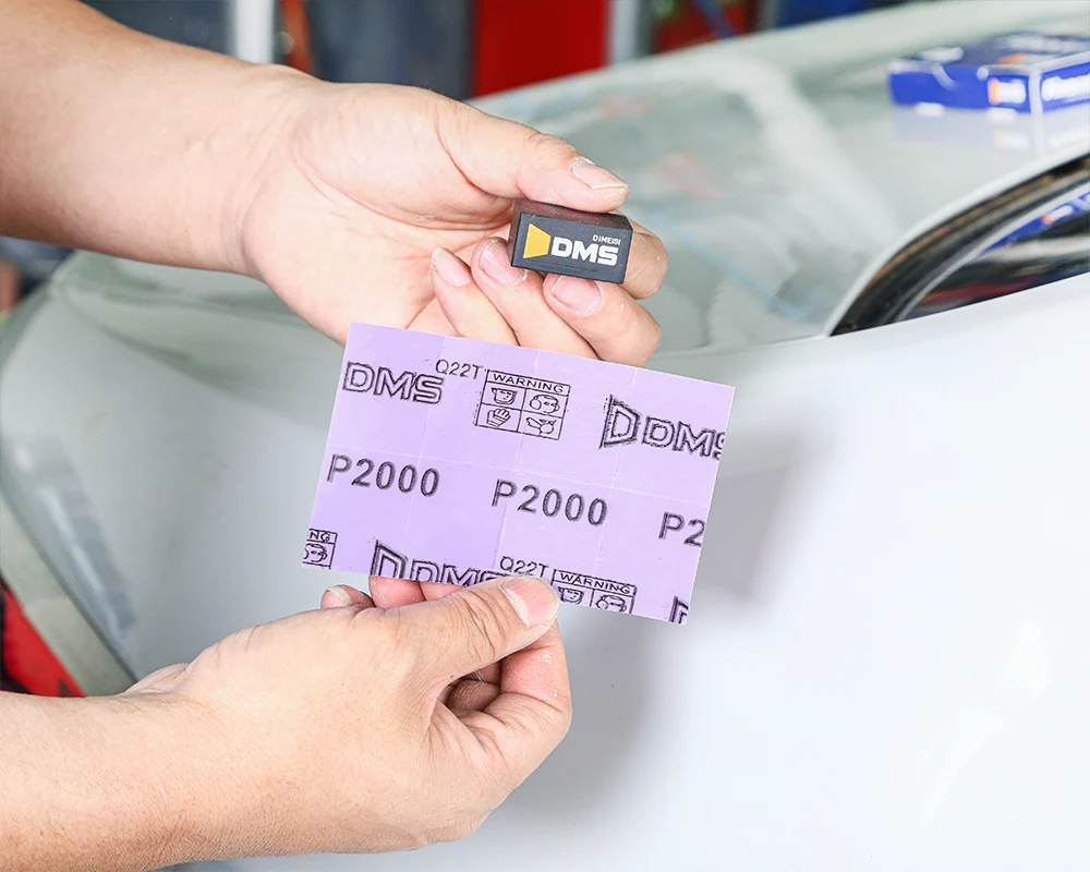 Kokį smėlio dydį turėtumėte pasirinkti automobilių dažų šlifavimui? Švitrinio popieriaus P80–P2000 naudojimo vadovas